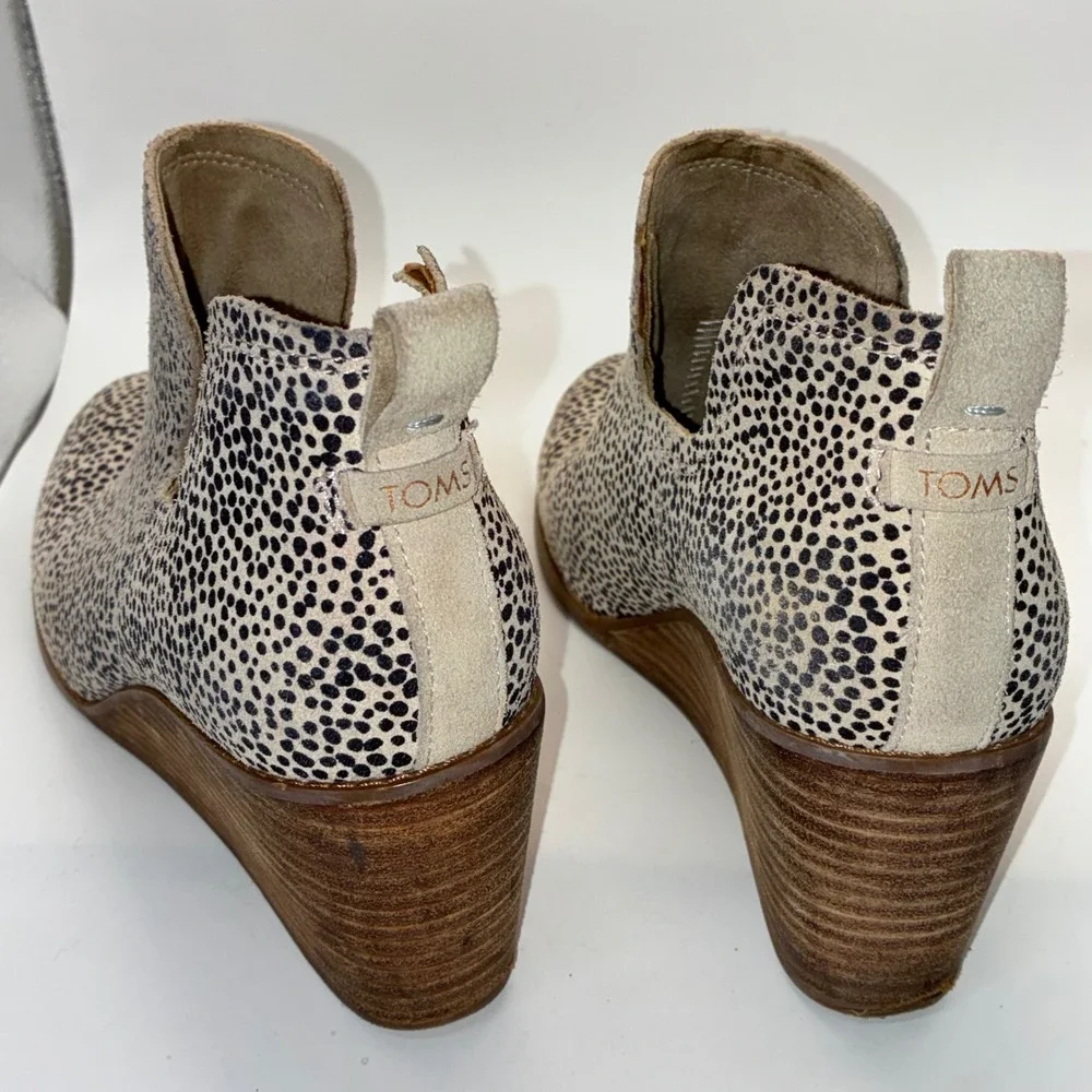 TOMS Kala Animal Print Wedge Booties Tan Black‎ Cheetah Dot Cut Out Boots 9.5